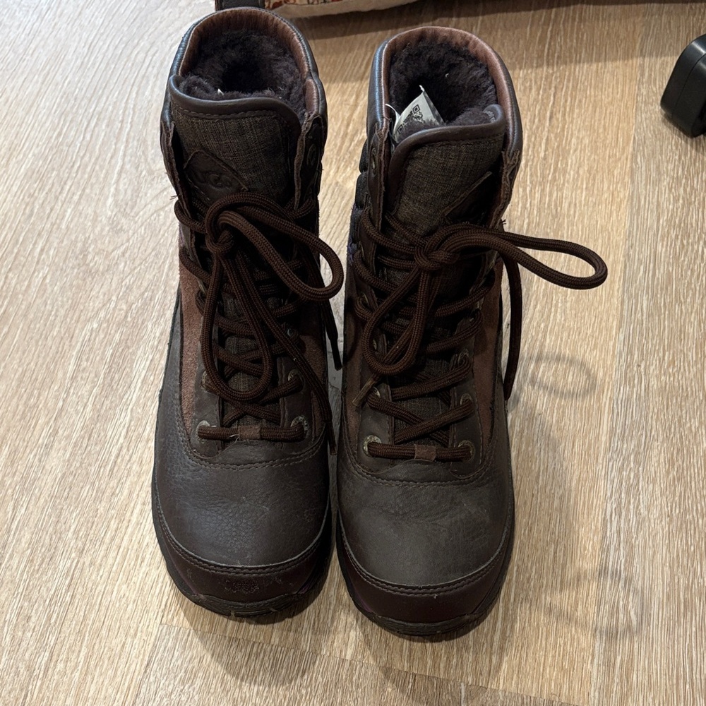 UGG womens Dark Brown Leather Boots